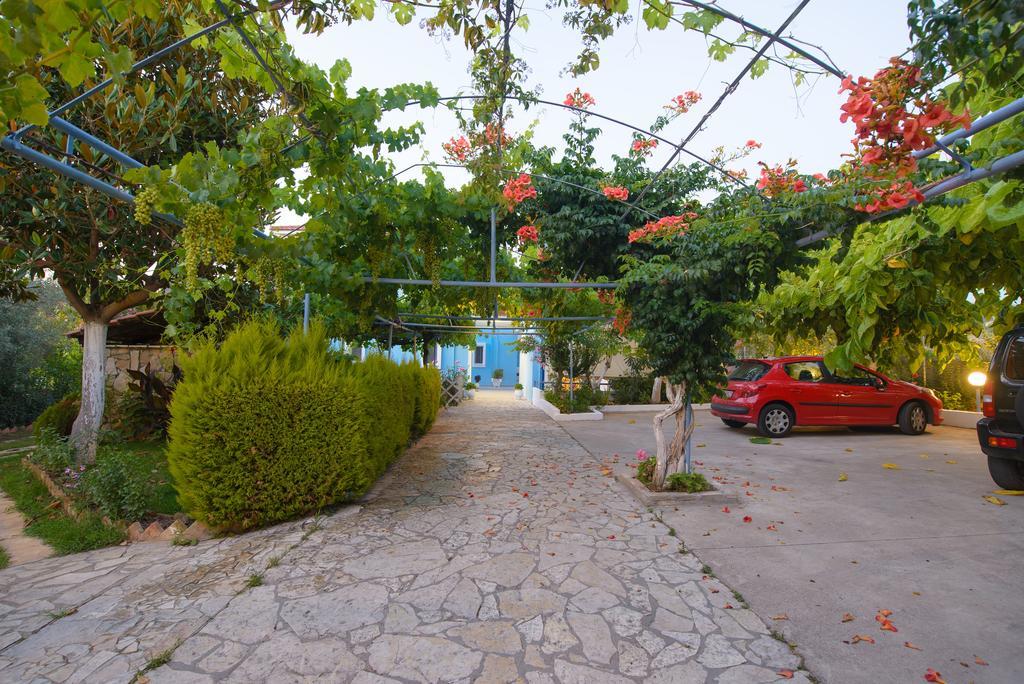 Dimitra Apartment Hotel Skafidia Bagian luar foto